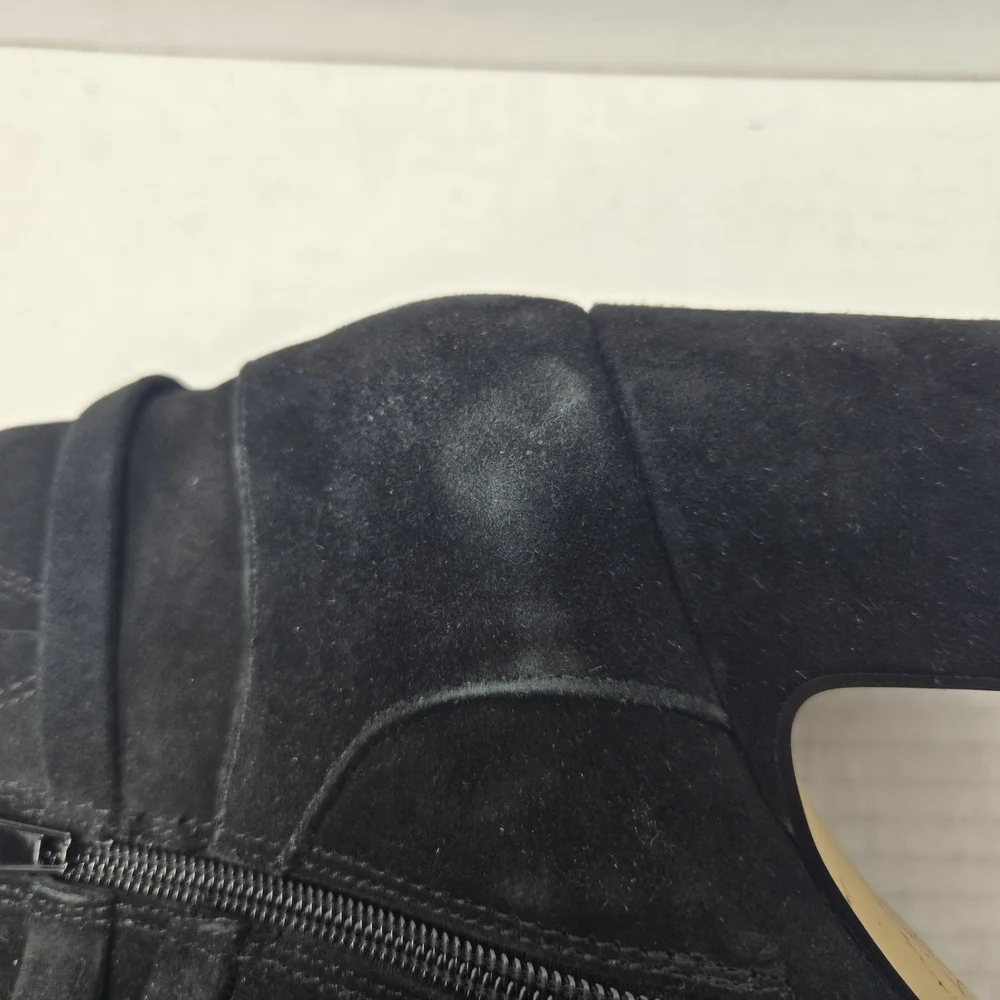 Bella Vita Arlette Black Suede Chelsea Ankle Booties Block Heel Boots Size 8.5